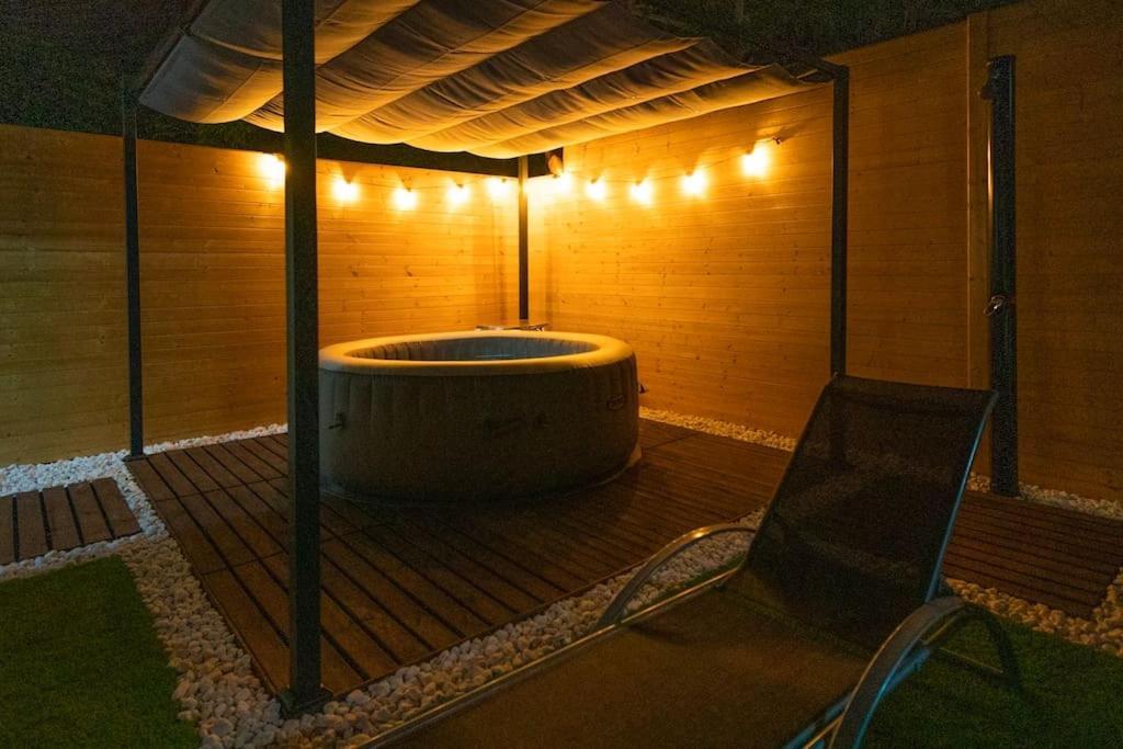 Private Paradise On Cozy Campsite, Jacuzzi, Netflix 라스 가예타스 외부 사진